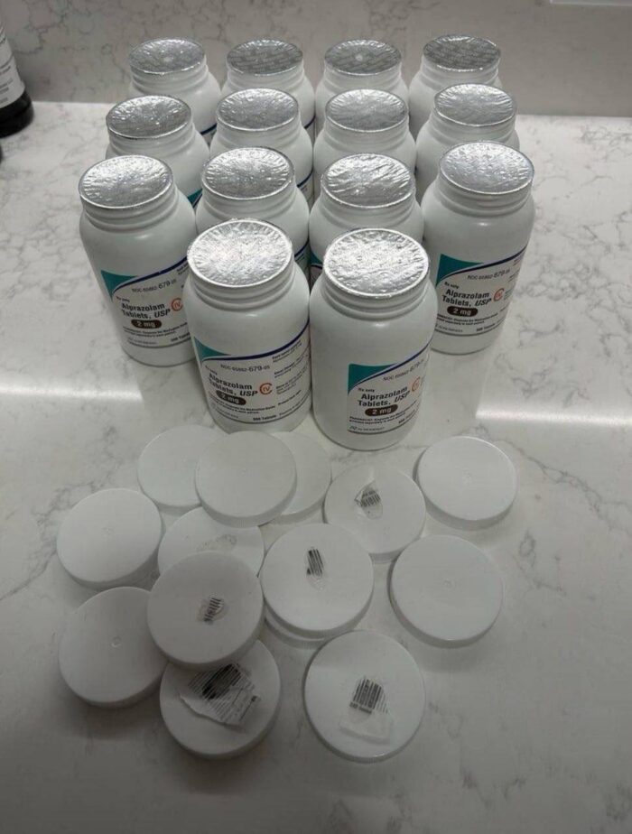 4945245200704450633 121 700x924